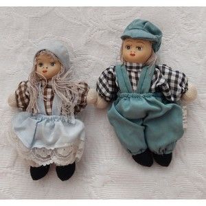 Vintage  Porcelain Doll Toy Figurin  ,good  Pretty  .